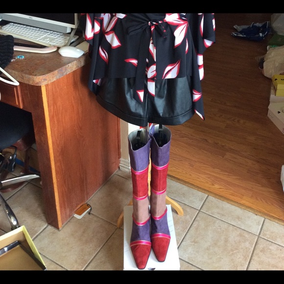 NWOB, Bellini Victorian Multi Color Boots Size 9M - Picture 3 of 11